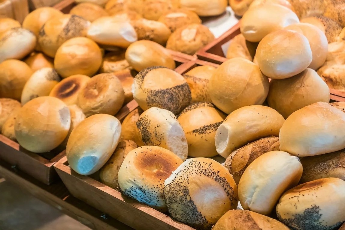 Goldbraun gebackene Brötchen